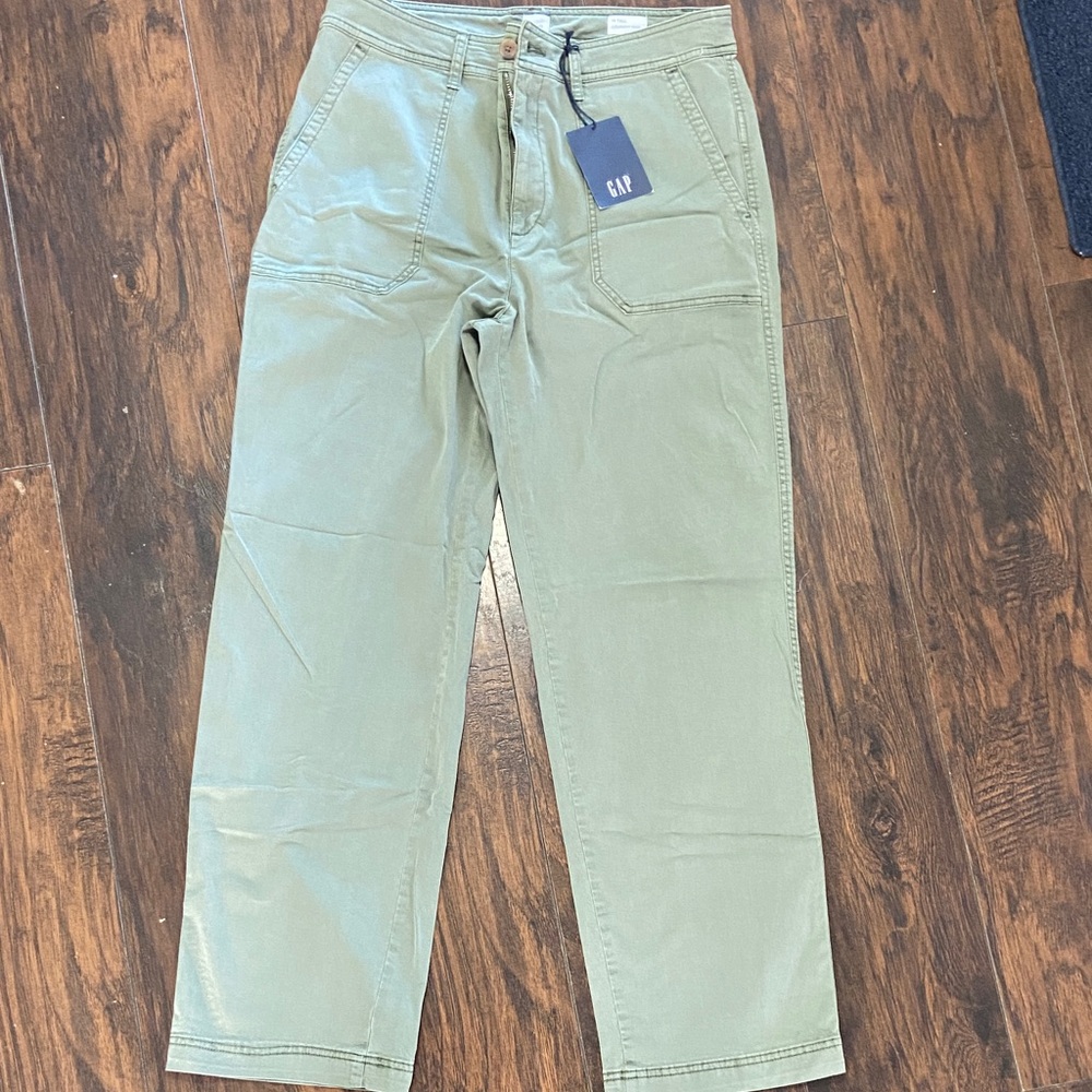 GAP Women’s Olive Chinos